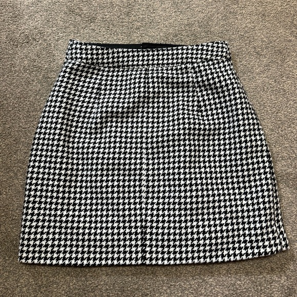 Hollister Women Ultra High-rise Skirt Small S Black White Houndstooth Full Zip - Picture 3 of 6